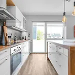 Perfectly Located Reykjavik Apt. - Two Balconies