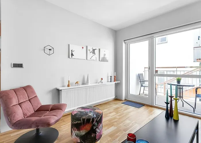 Perfectly Located Reykjavik Apt. - Two Balconies
