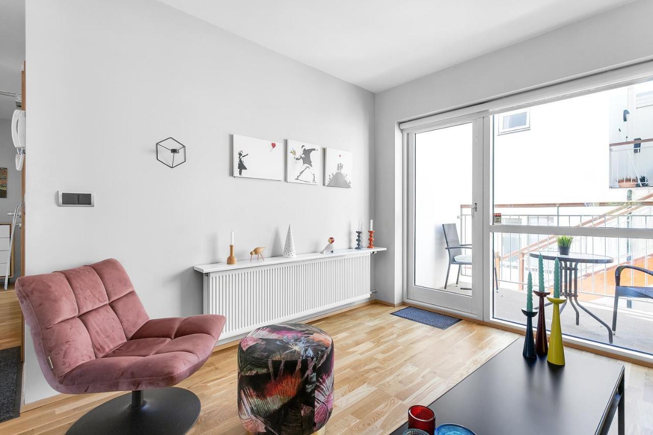 Perfectly Located Apt. - Two Balconies