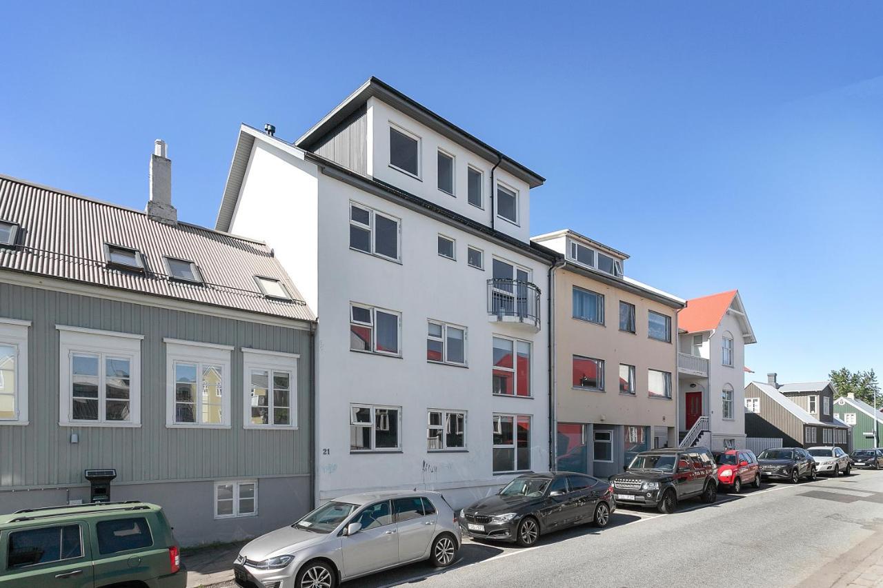 Perfectly Located Apt. - Two Balconies Apartment Reykjavik