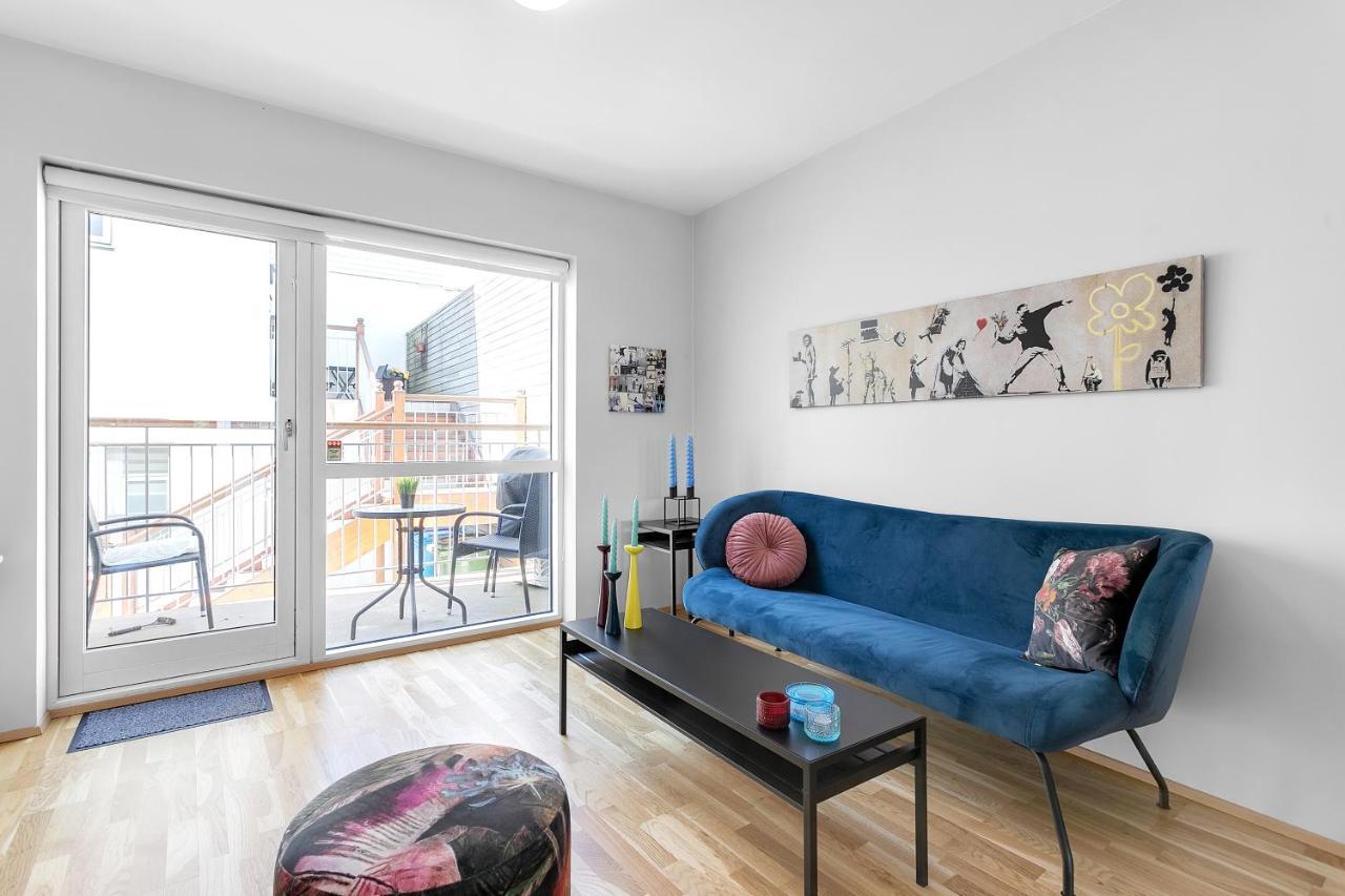Perfectly Located Apt. - Two Balconies